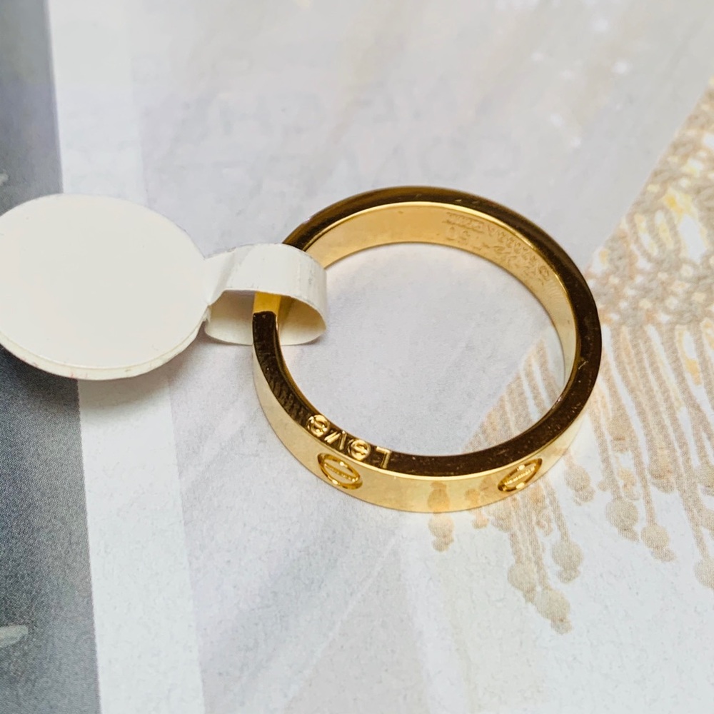 Designer Wedding/Anniversary Gold Tone Band